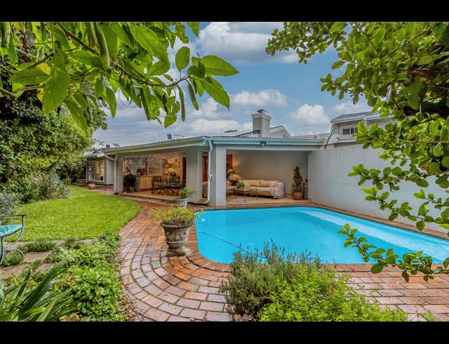 5 BEDROOM FREESTANDING SOLD IN PARKMORE